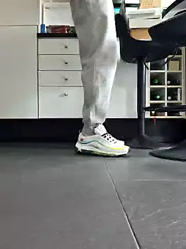 Snapshot of MASTERBULLY chatting on 09-25-25, 10:52 MASTERBULLY online show from 09-25-25, 10:52