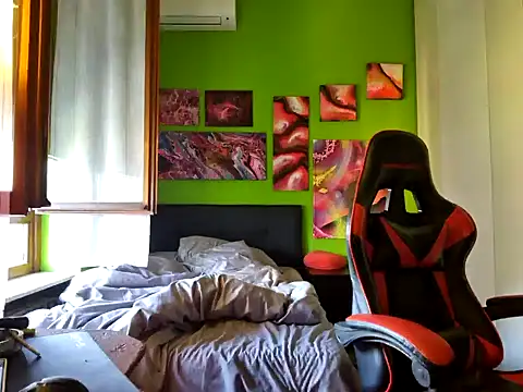 Snapshot of MASTERBULLY chatting on 10-07-25, 01:41 MASTERBULLY online show from 10-07-25, 01:41