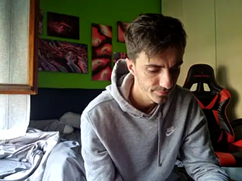 Snapshot of MASTERBULLY chatting on 10-11-25, 11:53 MASTERBULLY online show from 10-11-25, 11:53