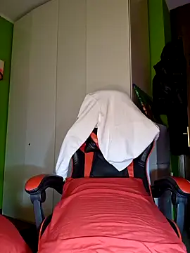 Snapshot of MASTERBULLY chatting on 10-17-25, 03:58 MASTERBULLY online show from 10-17-25, 03:58