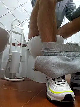 Snapshot of MASTERBULLY chatting on 10-26-25, 12:11 MASTERBULLY online show from 10-26-25, 12:11