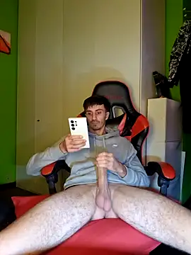 Snapshot of MASTERBULLY chatting on 10-27-25, 02:15 MASTERBULLY online show from 10-27-25, 02:15