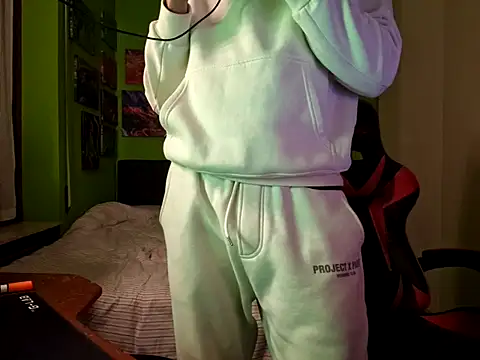 Snapshot of MASTERBULLY chatting on 10-31-25, 10:22 MASTERBULLY online show from 10-31-25, 10:22