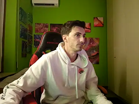 Snapshot of MASTERBULLY chatting on 11-05-25, 12:32 MASTERBULLY online show from 11-05-25, 12:32