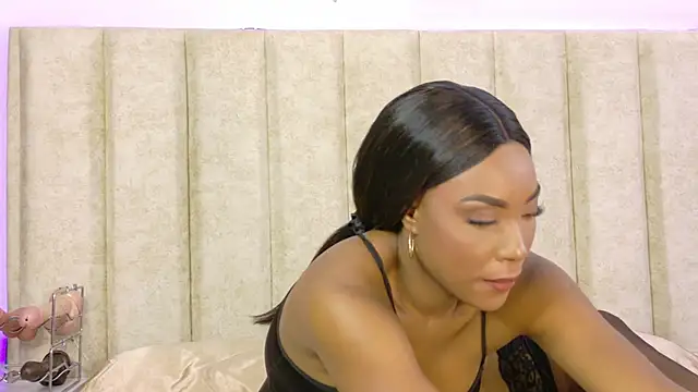 Snapshot of CiiaraRose chatting on 02-16-25, 04:10 CiiaraRose online show from 02-16-25, 04:10