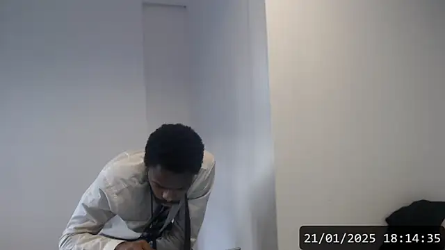 Snapshot of Mastertopdome chatting on 01-21-25, 09:15 Mastertopdome online show from 01-21-25, 09:15