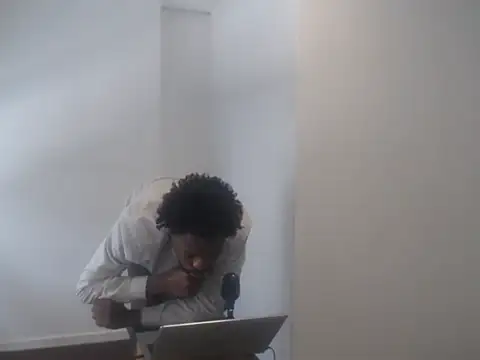 Snapshot of Mastertopdome chatting on 09-15-25, 04:07 Mastertopdome online show from 09-15-25, 04:07