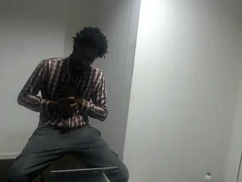 Snapshot of Mastertopdome chatting on 10-10-25, 01:48 Mastertopdome online show from 10-10-25, 01:48