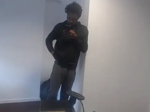 Snapshot of Mastertopdome chatting on 10-29-25, 02:30 Mastertopdome online show from 10-29-25, 02:30