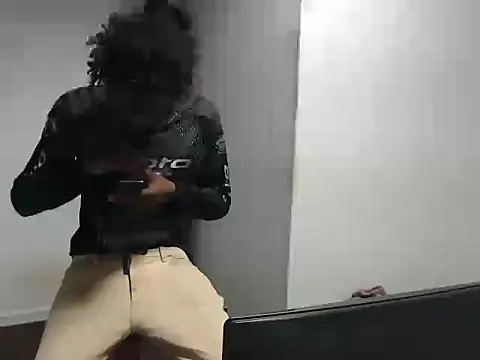 Snapshot of Mastertopdome chatting on 02-03-26, 11:43 Mastertopdome online show from 02-03-26, 11:43