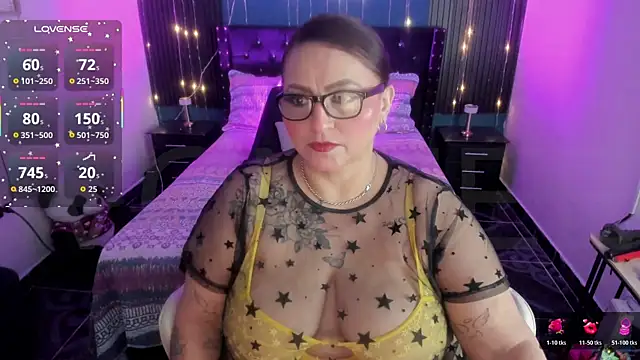 Snapshot of Ivonnee__ chatting on 07-04-26, 04:29 Ivonnee online show from 07-04-26, 04:29