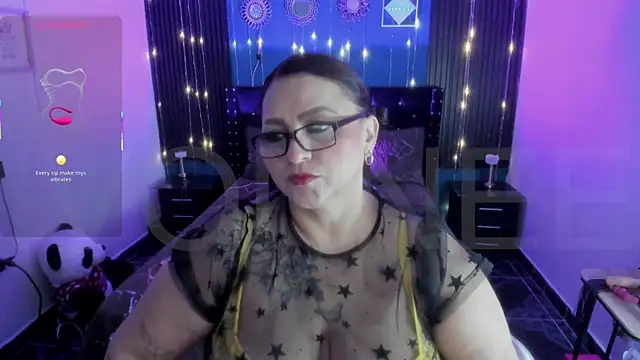 Snapshot of Ivonnee__ chatting on 07-19-26, 12:03 Ivonnee online show from 07-19-26, 12:03