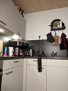 Snapshot of Izzy_Inked chatting on 11-10-25, 02:49 Izzy Inked online show from 11-10-25, 02:49