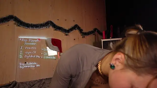 Snapshot of Izzy_Inked chatting on 11-13-25, 10:30 Izzy Inked online show from 11-13-25, 10:30