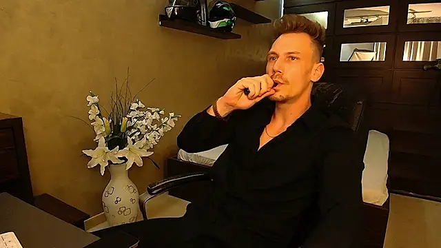 MateoBenjaminX online show from 03-18-25, 04:59