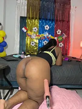 Snapshot of sweetebony_970 chatting on 06-20-26, 12:52 sweetebony 970 online show from 06-20-26, 12:52