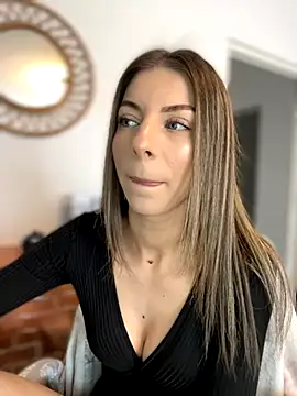 Mia Ethan online show from 10-28-25, 09:13