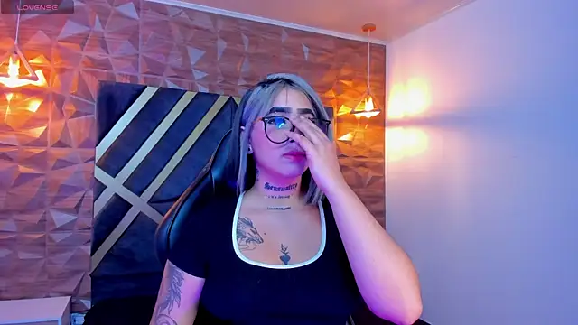 Alahia Dangelo online show from 10-01-25, 11:38