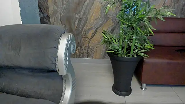 Alahia Dangelo online show from 10-02-25, 07:21