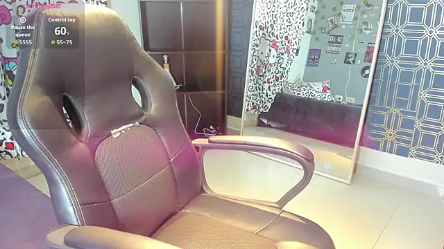  maria foxx  online show from 11-17-25, 06:35