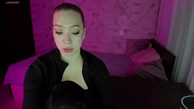 Snapshot of Annabelle_Art chatting on 01-22-25, 06:31 Annabelle Art online show from 01-22-25, 06:31