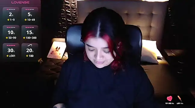 Snapshot of _ValeryStone_ chatting on 12-22-24, 01:34 ValeryStone online show from 12-22-24, 01:34