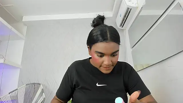 Snapshot of kayna_gomez chatting on 10-31-25, 07:37 kayna gomez online show from 10-31-25, 07:37