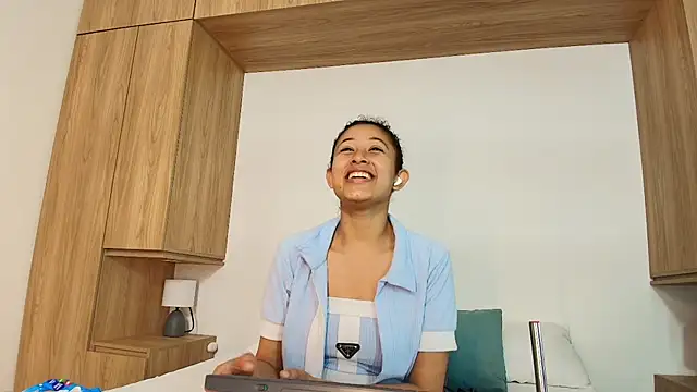 Milkdulce1 online show from 10-08-25, 07:33