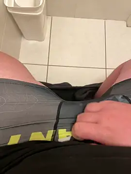 Snapshot of Hugo76578 chatting on 11-09-25, 07:45 Hugo76578 online show from 11-09-25, 07:45