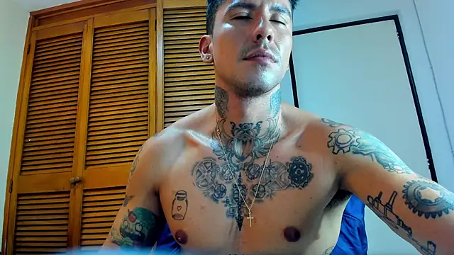 Snapshot of Dylanstonne chatting on 03-18-25, 10:15 Dylanstonne online show from 03-18-25, 10:15