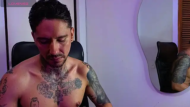 Snapshot of Dylanstonne chatting on 11-27-25, 09:06 Dylanstonne online show from 11-27-25, 09:06