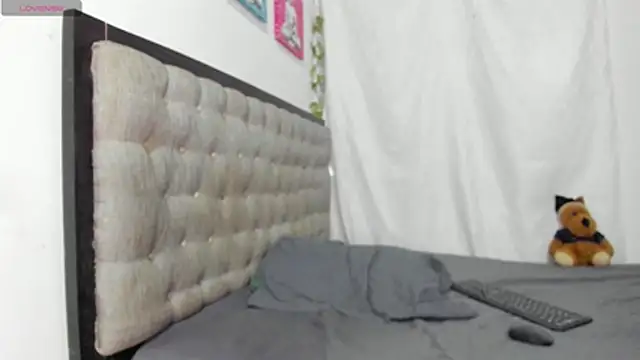 emi henao online show from 02-20-26, 12:38