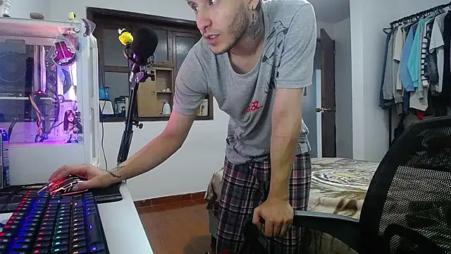 Snapshot of esjrobles chatting on 12-31-24, 02:29 esjrobles online show from 12-31-24, 02:29