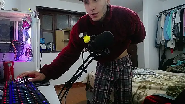 Snapshot of esjrobles chatting on 12-31-24, 06:16 esjrobles online show from 12-31-24, 06:16