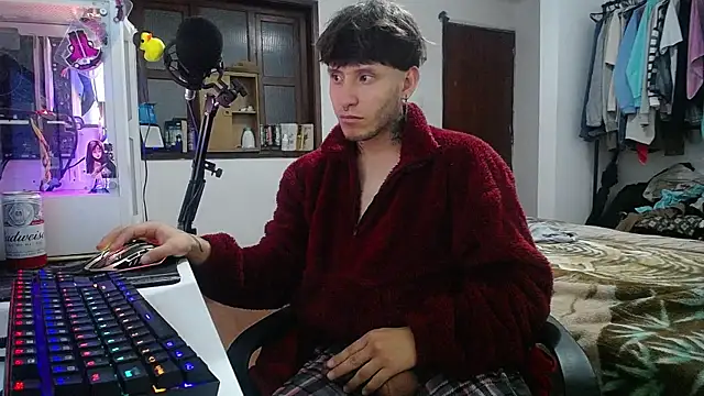 Snapshot of esjrobles chatting on 12-31-24, 09:21 esjrobles online show from 12-31-24, 09:21