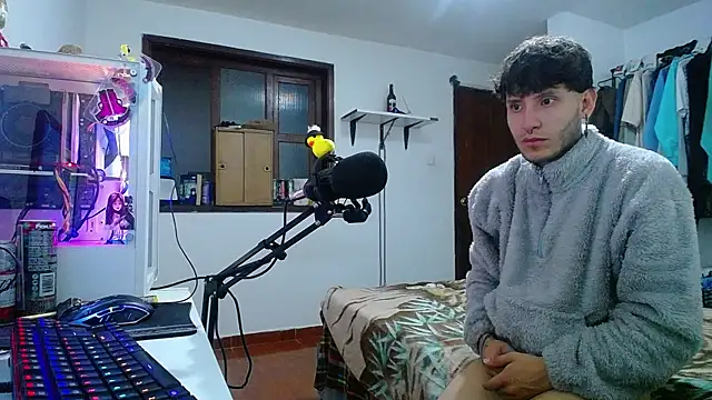 Snapshot of esjrobles chatting on 01-03-25, 07:16 esjrobles online show from 01-03-25, 07:16