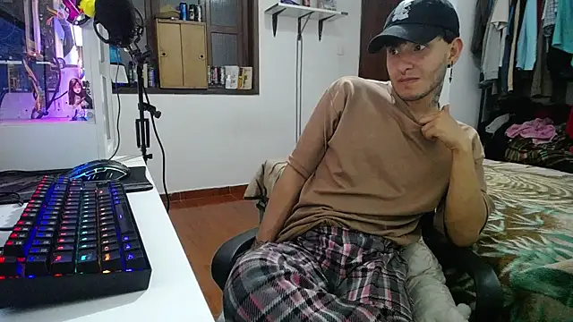 Snapshot of esjrobles chatting on 01-14-25, 05:30 esjrobles online show from 01-14-25, 05:30