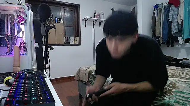 Snapshot of esjrobles chatting on 01-19-25, 02:15 esjrobles online show from 01-19-25, 02:15