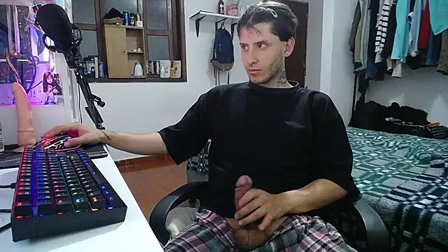 Snapshot of esjrobles chatting on 01-20-25, 05:26 esjrobles online show from 01-20-25, 05:26