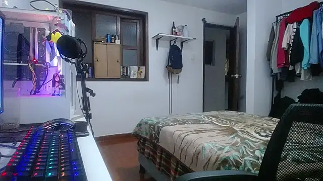 Snapshot of esjrobles chatting on 01-22-25, 02:26 esjrobles online show from 01-22-25, 02:26