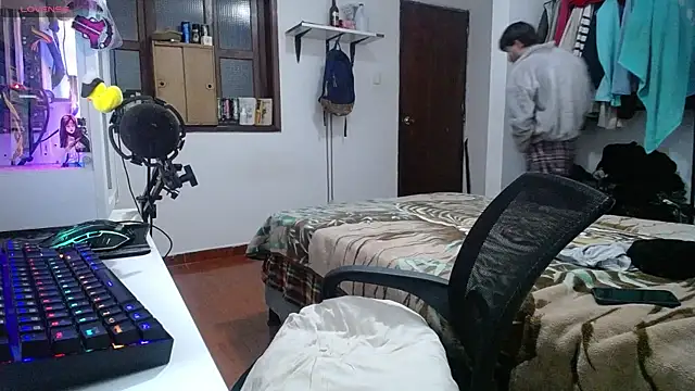 Snapshot of esjrobles chatting on 01-22-25, 05:26 esjrobles online show from 01-22-25, 05:26