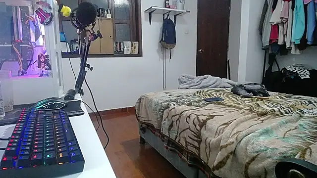 Snapshot of esjrobles chatting on 01-24-25, 05:31 esjrobles online show from 01-24-25, 05:31