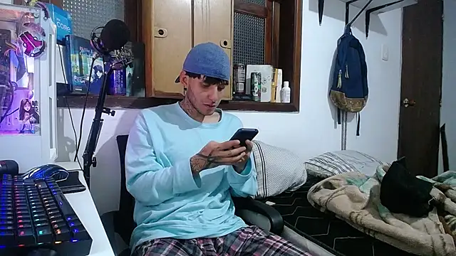 Snapshot of esjrobles chatting on 02-01-25, 02:37 esjrobles online show from 02-01-25, 02:37