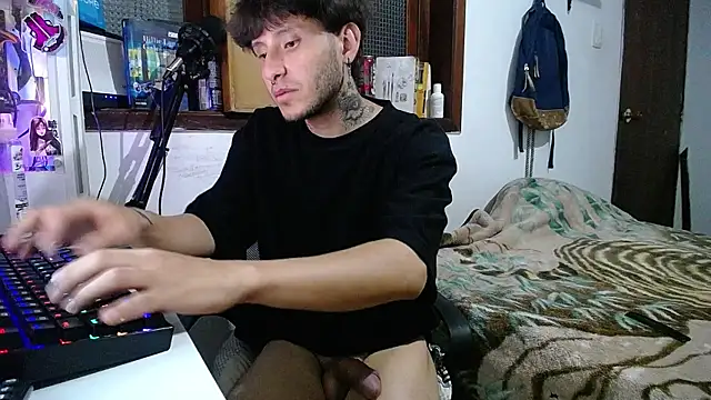 Snapshot of esjrobles chatting on 02-11-25, 06:30 esjrobles online show from 02-11-25, 06:30