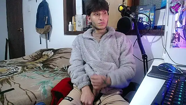 Snapshot of esjrobles chatting on 02-14-25, 07:07 esjrobles online show from 02-14-25, 07:07