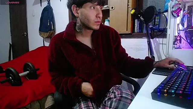 Snapshot of esjrobles chatting on 02-16-25, 09:26 esjrobles online show from 02-16-25, 09:26