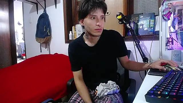 Snapshot of esjrobles chatting on 02-19-25, 01:28 esjrobles online show from 02-19-25, 01:28