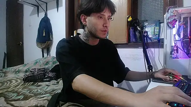 Snapshot of esjrobles chatting on 02-26-25, 07:09 esjrobles online show from 02-26-25, 07:09