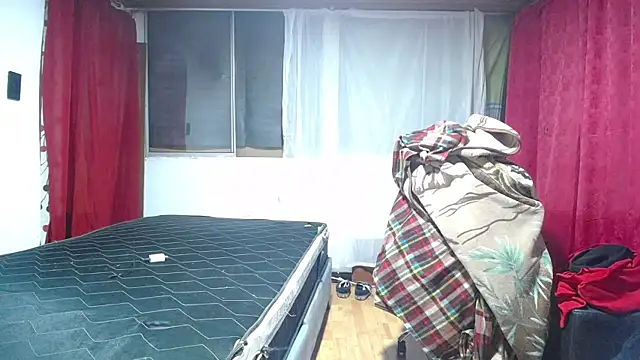 Snapshot of esjrobles chatting on 03-10-25, 03:34 esjrobles online show from 03-10-25, 03:34