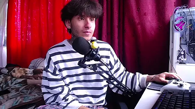 Snapshot of esjrobles chatting on 03-11-25, 04:18 esjrobles online show from 03-11-25, 04:18